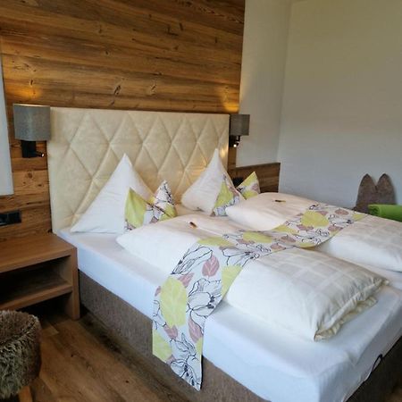 Pension Claudia Zell Am See Exterior foto
